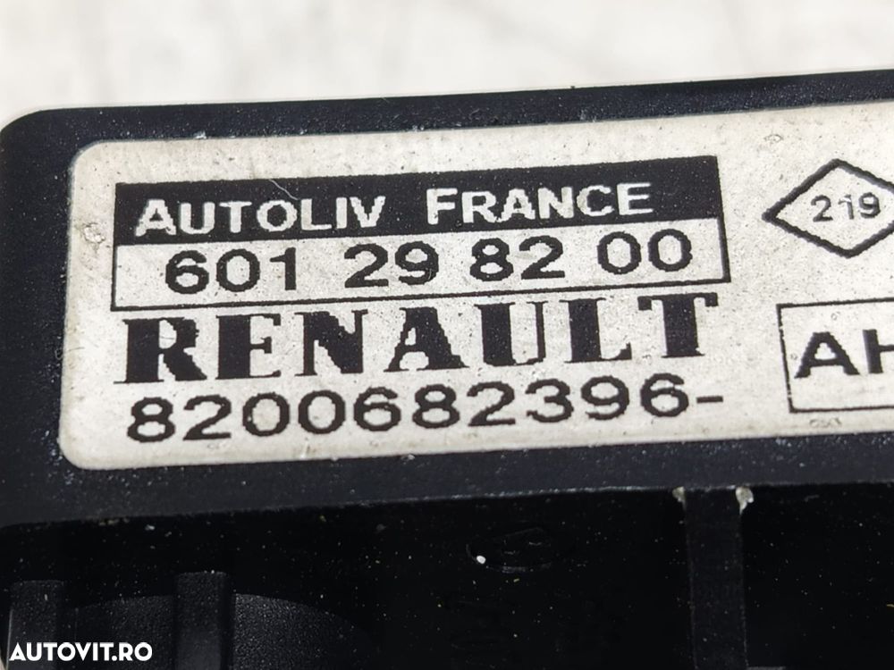Senzor impact 8200682396 Renault Megane 2 [2002 - 2006] 1.5 dci K9K73 - 2