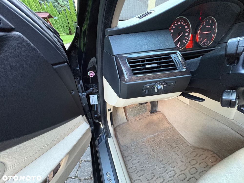 BMW Seria 5 520d - 22