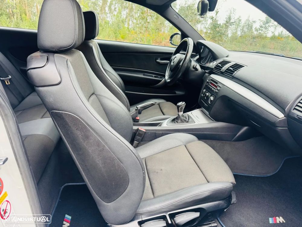 BMW 118 d Pack M - 26