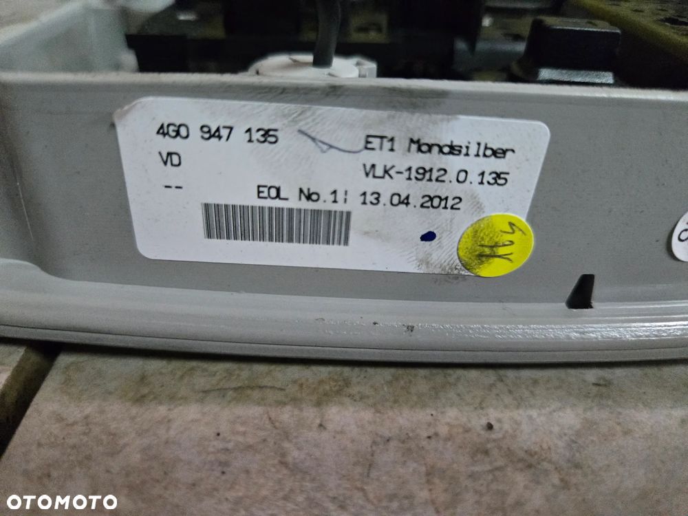 LAMPKA PODSUFITKI AUDI A6 C7 4G0947135 - 4