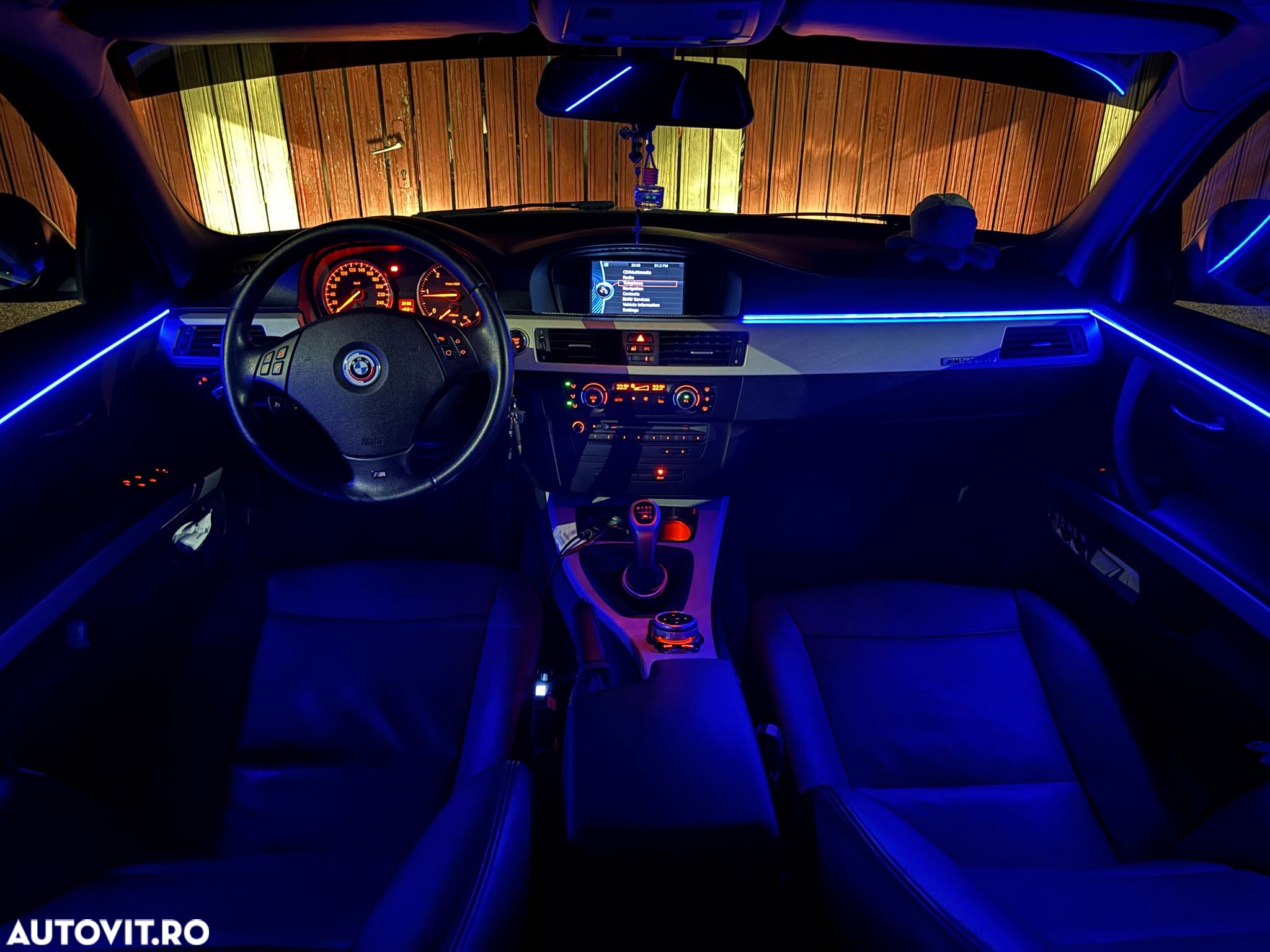 BMW Seria 3 318d - 19