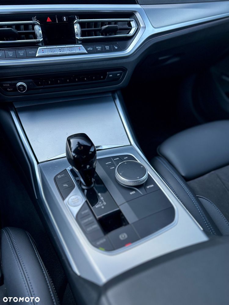 BMW Seria 3 320d M Sport Sport - 27