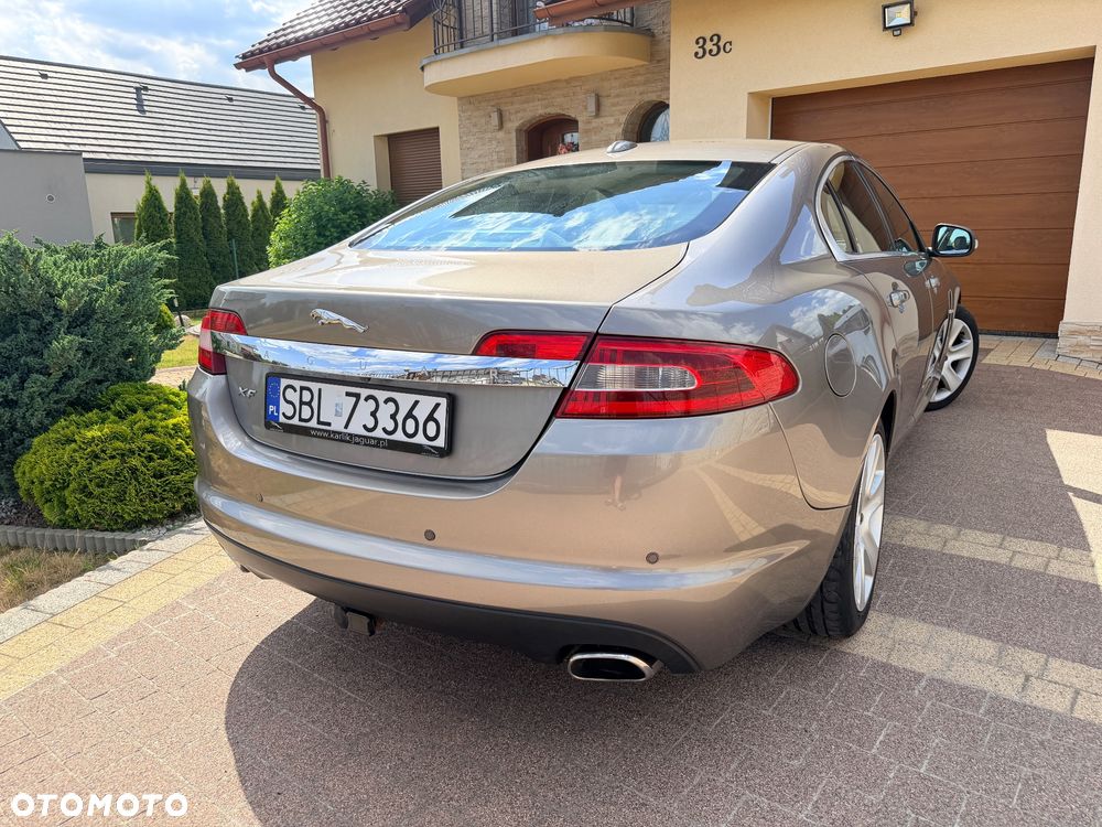 Jaguar XF 2.7 V6 Premium Luxury - 13