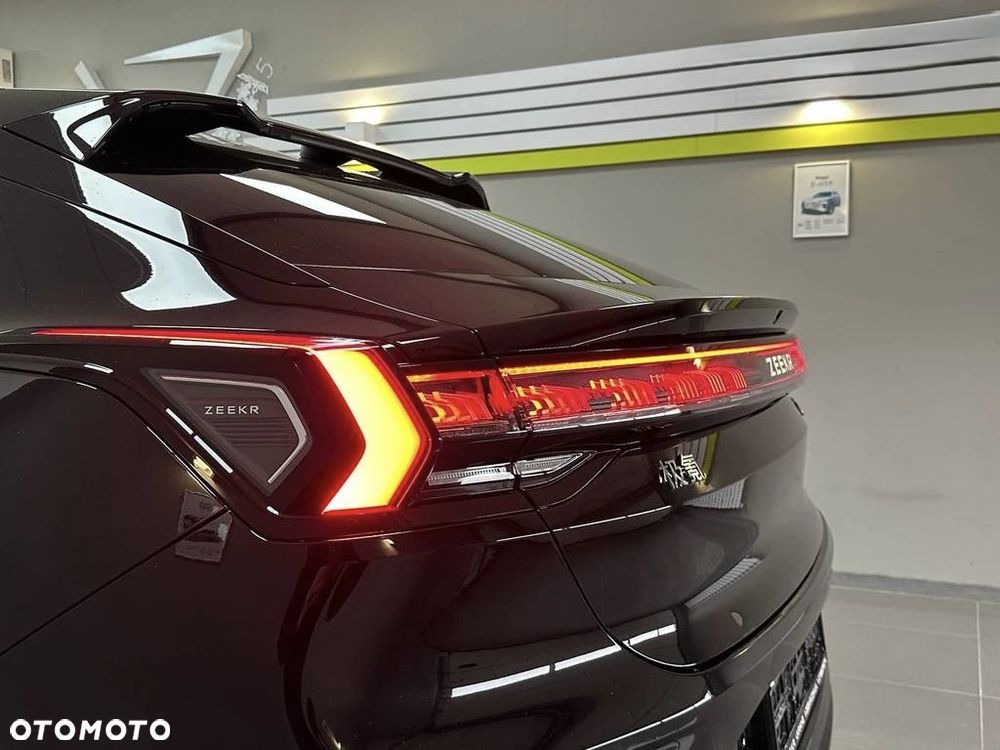 ZEEKR 001 - 8