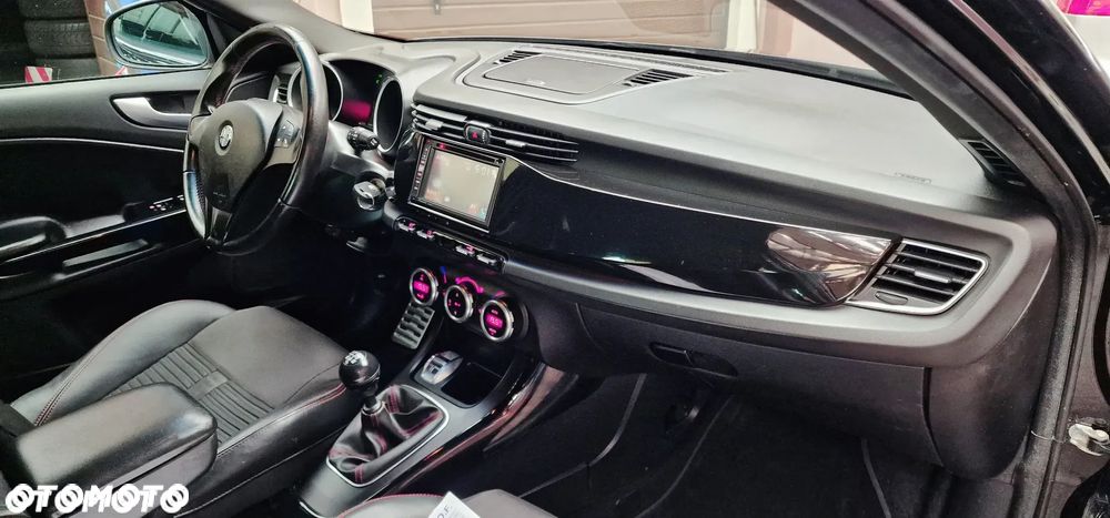 Alfa Romeo Giulietta 1.8 TBi 16V Quadrifoglio Verde - 11