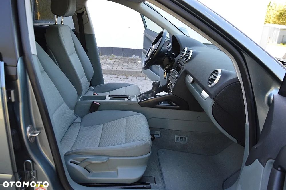 Audi A3 Sportback 1.6 Attraction - 16
