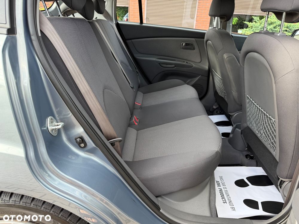 Kia Rio 1.4 Comfort - 28