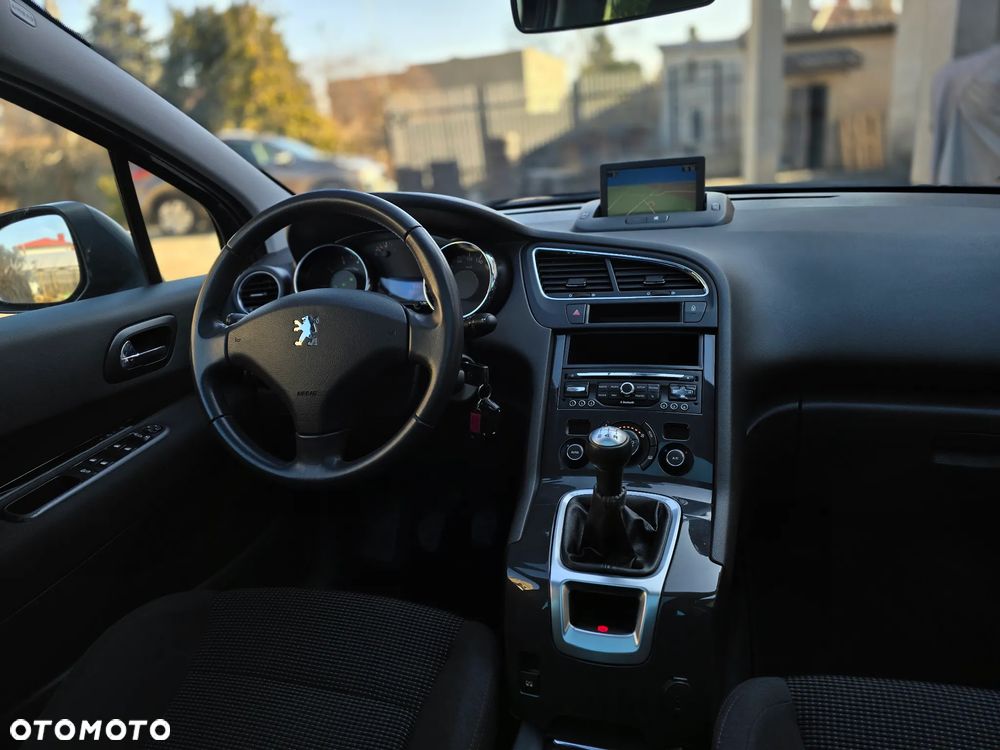 Peugeot 5008 - 29