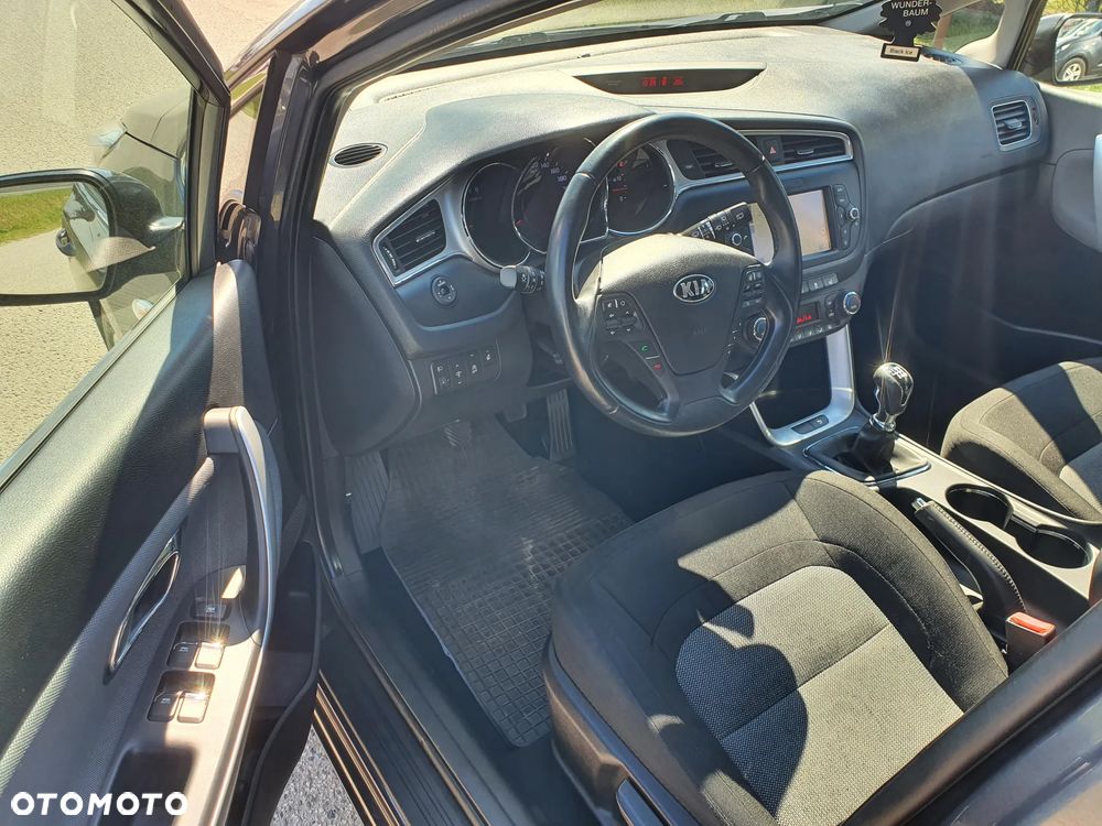 Kia Ceed 1.4 CVVT Dream-Team Edition - 10