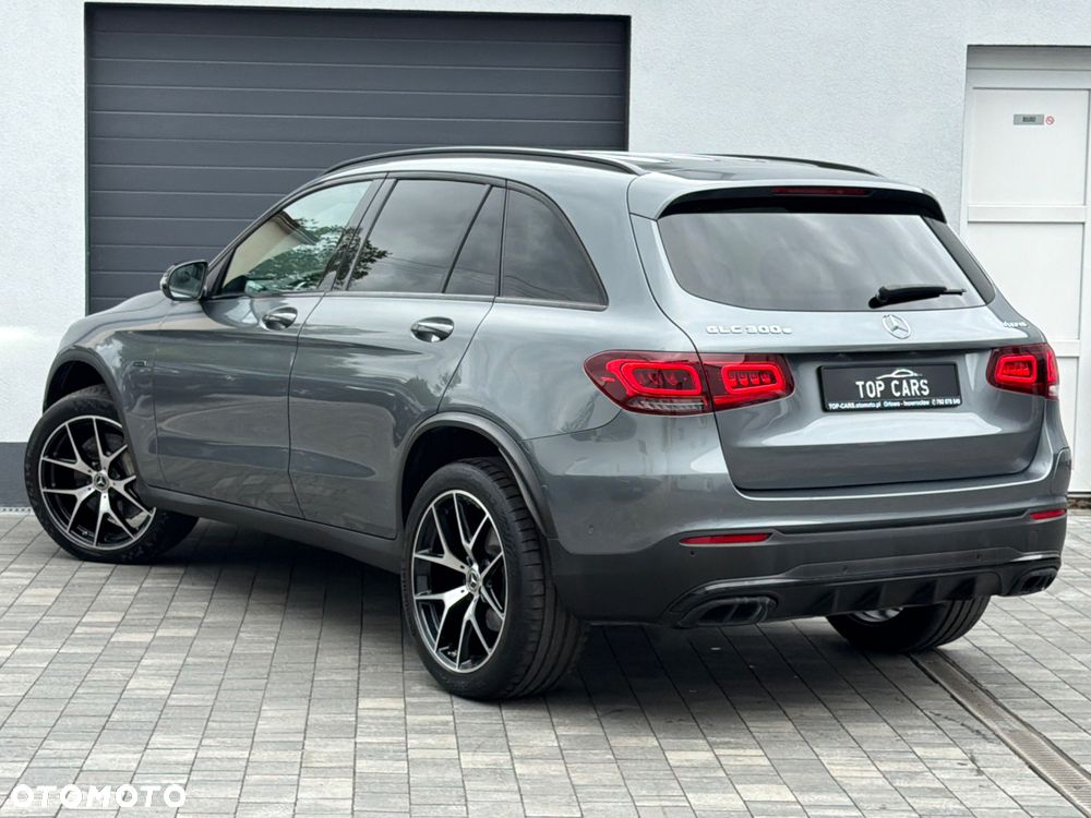 Mercedes-Benz GLC 300 e 4Matic 9G-TRONIC Edition AMG Line - 25