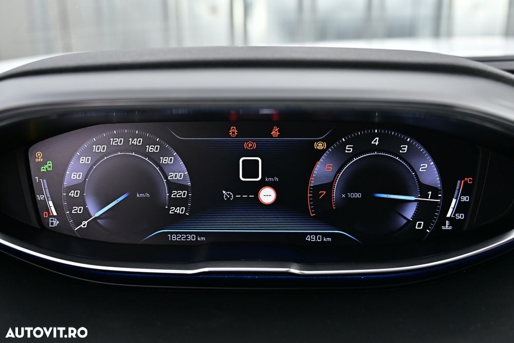 Peugeot 3008 PureTech 130 Stop & Start Allure - 24