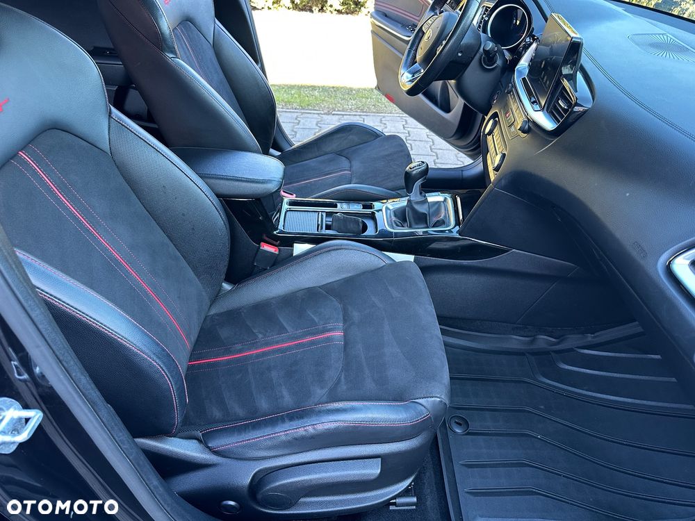 Kia ProCeed 1.6 T-GDI GT - 24