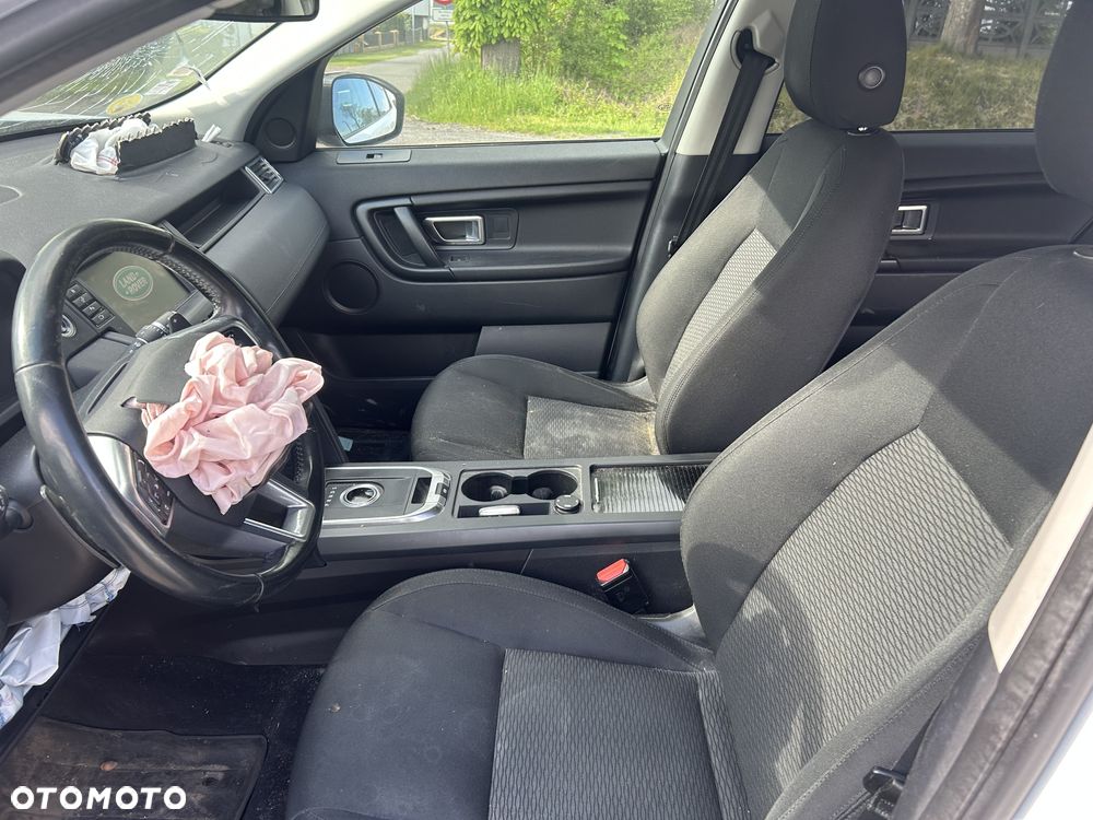 Land Rover Discovery Sport - 8
