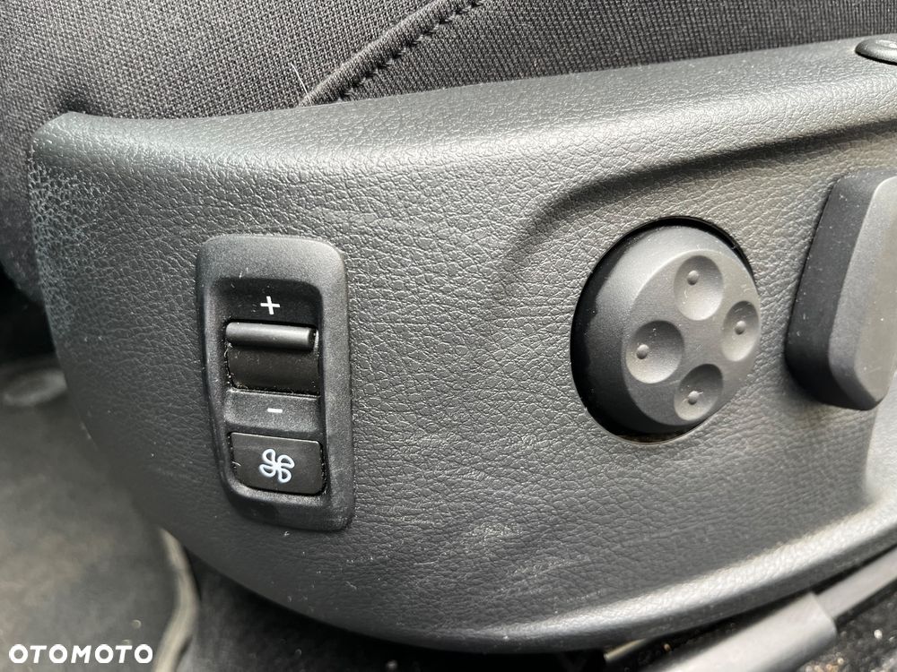 Volkswagen Passat 2.0 TDI DPF Comfortline - 10