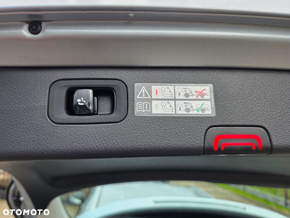 Mercedes-Benz Klasa C 220 d 4Matic 9G-TRONIC Avantgarde - 35