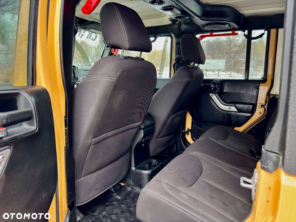 Jeep Wrangler 3.6 Unlim Sahara - 31