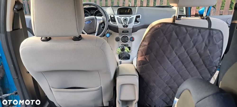 Ford Fiesta - 10