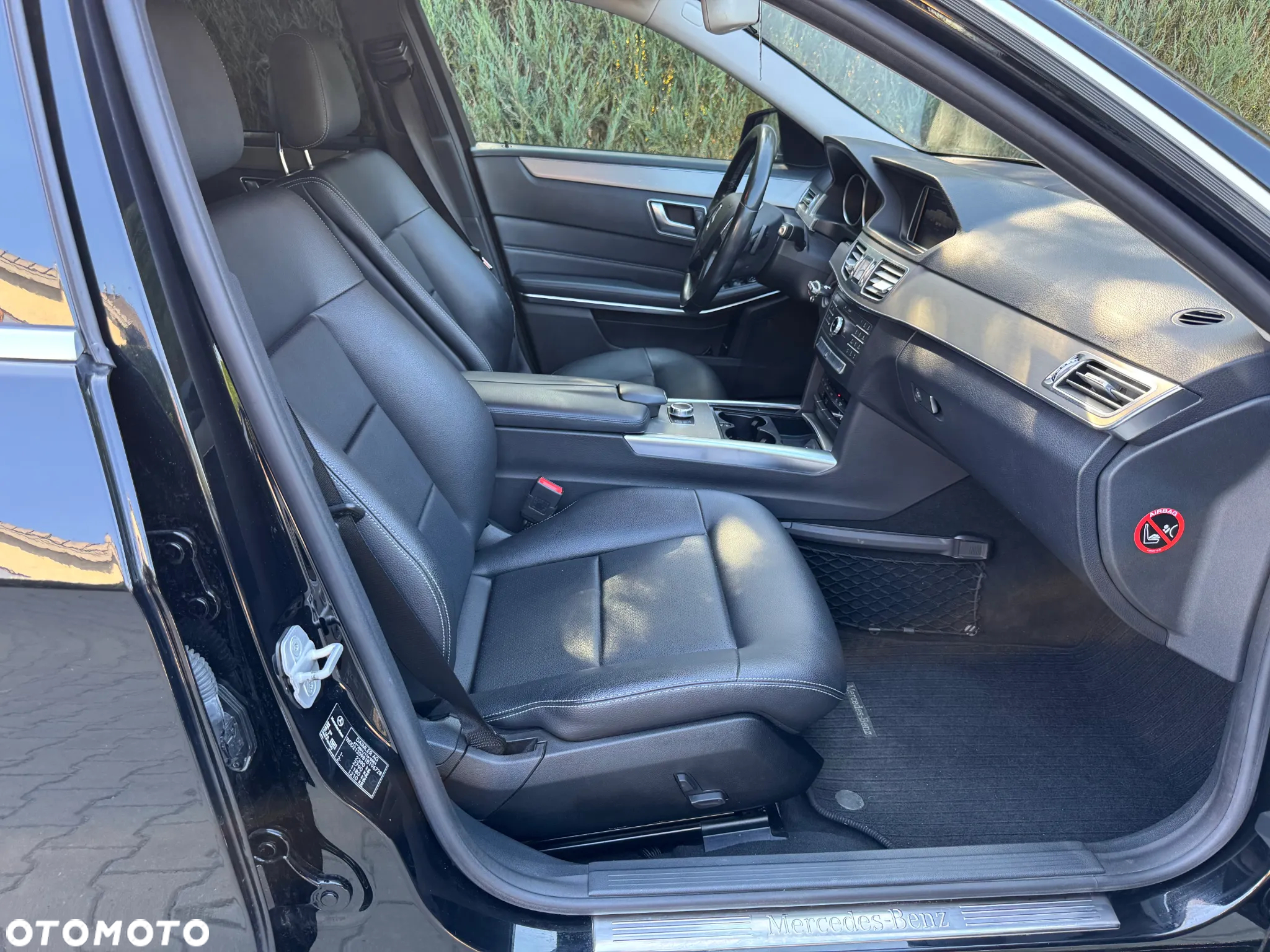 Mercedes-Benz Klasa E 300 BlueTEC HYBRID 7G-TRONIC Elegance - 29
