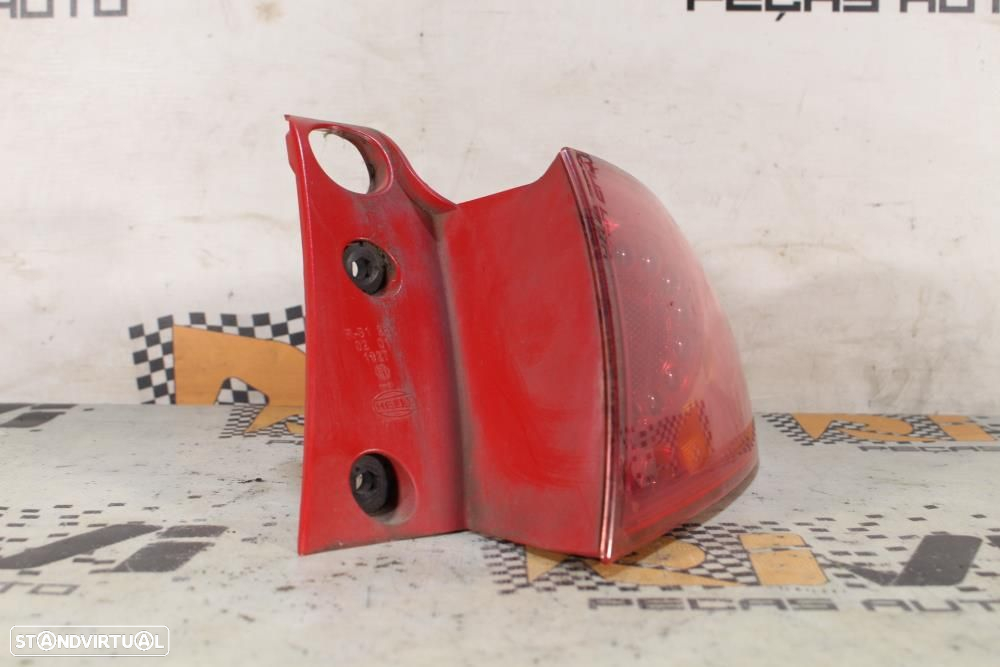 Farolim Direito Seat Leon (1P1)  Farolim Direito Do Chassi Seat Leon 1 - 2