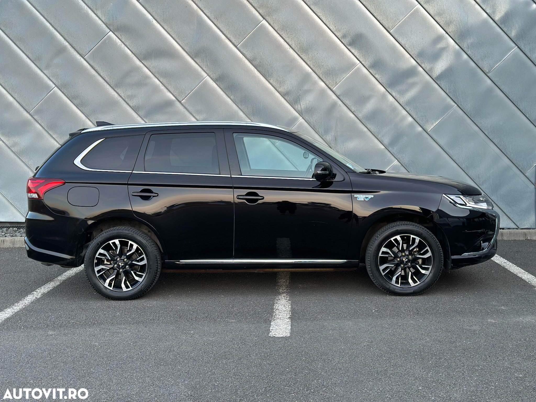 Mitsubishi Outlander 2.0 4WD Plug-In Hybrid Top - 7