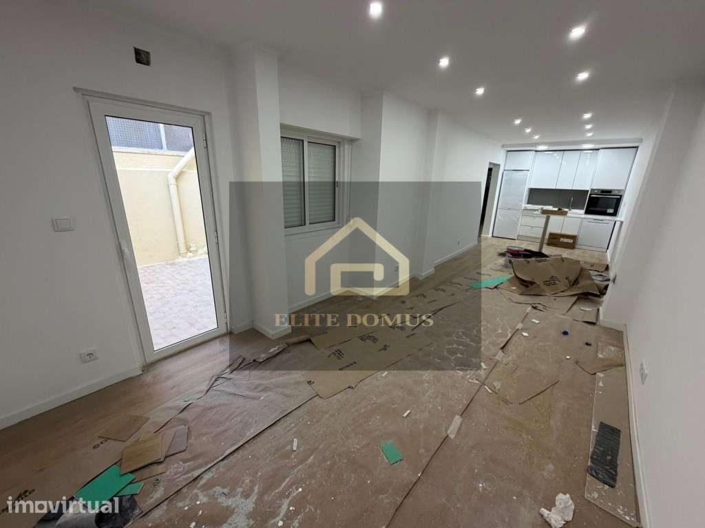 T2+1 com Logradouro - Totalmente Remodelado - Falagueira, Venda Nova! - Grande imagem: 4/19