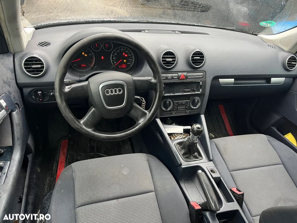 Dezmembrez Audi A3 8P facelift 4 usi gri LY7H 2006 1,6 FSI benzina cod BLP 85KW HBM - 12
