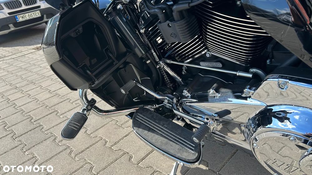 Harley-Davidson Touring Street Glide - 11