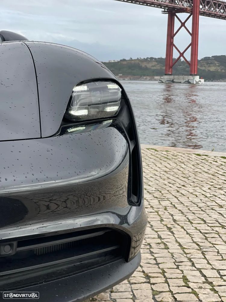 Porsche Taycan Standard - 13