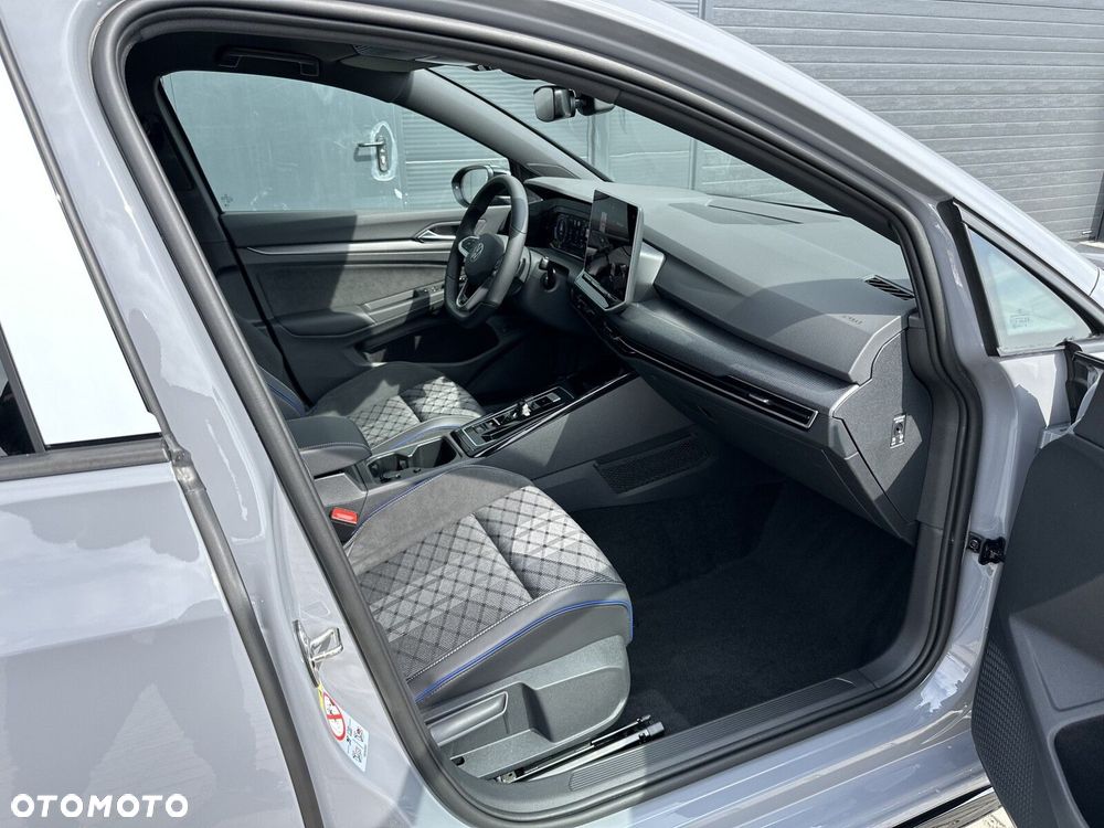 Volkswagen Golf Variant - 30