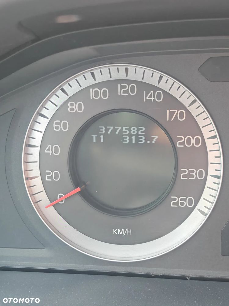 Volvo V70 D5 Momentum - 12