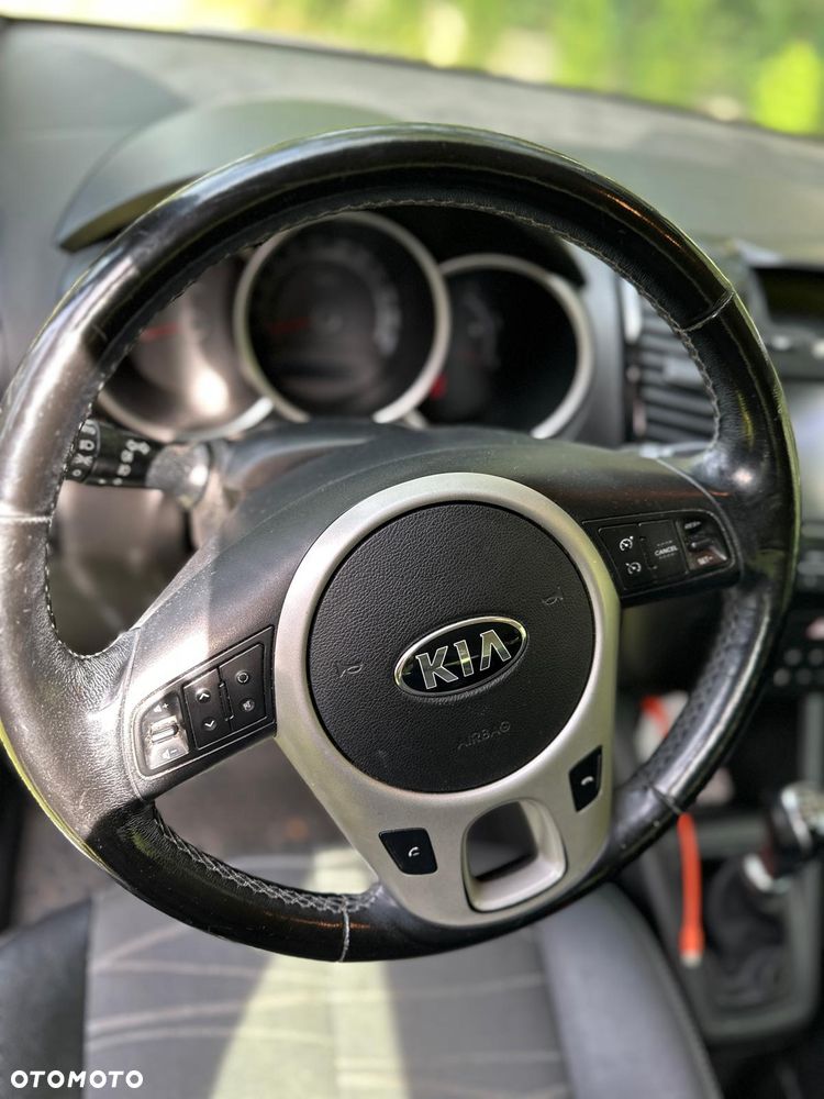 Kia Venga 1.6 Business Line - 12