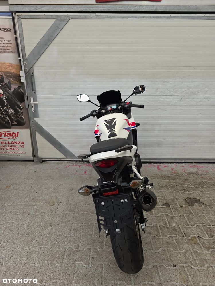 Honda CBR - 27