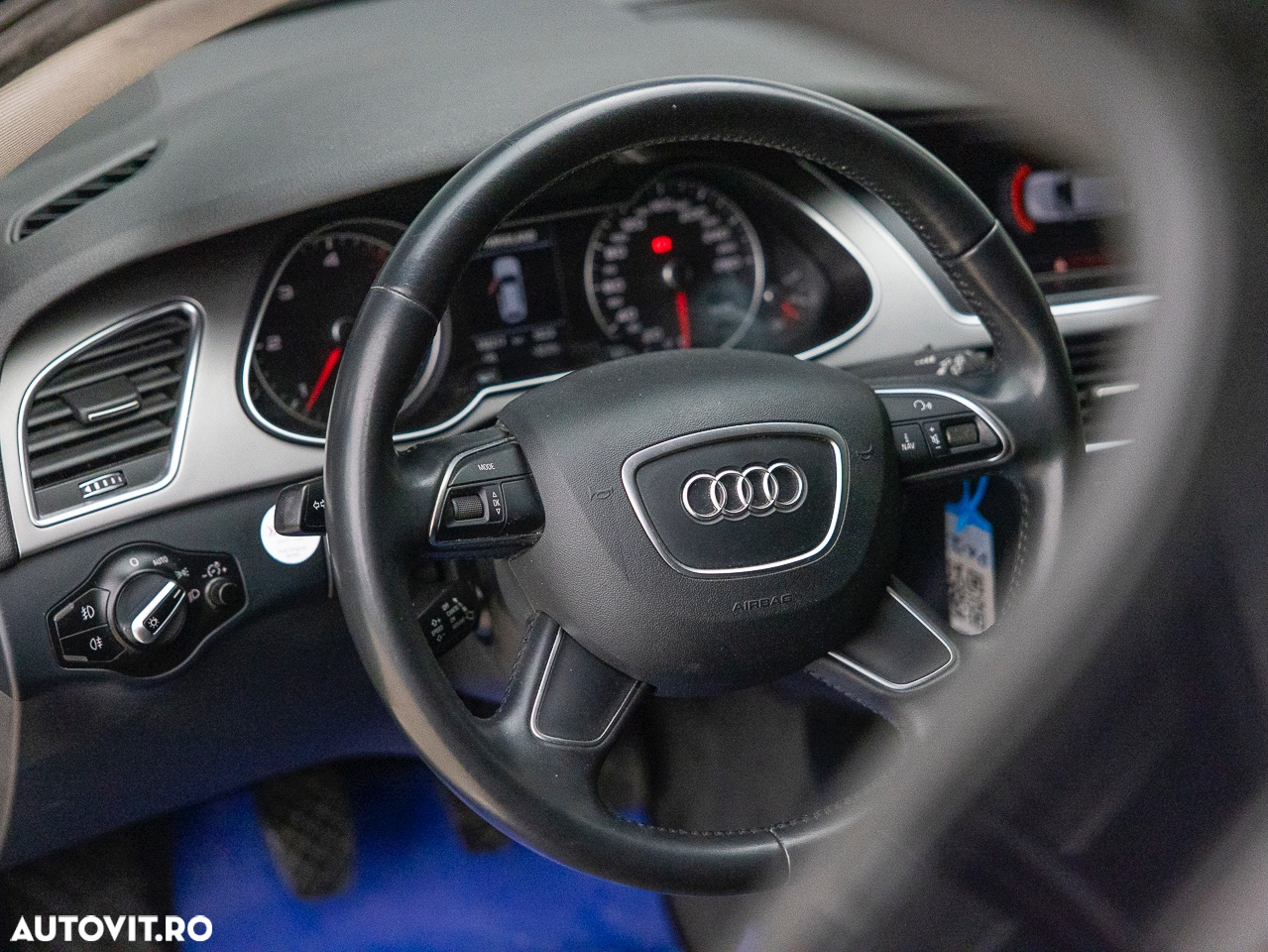 Audi A4 Avant 2.0 TDI - 8