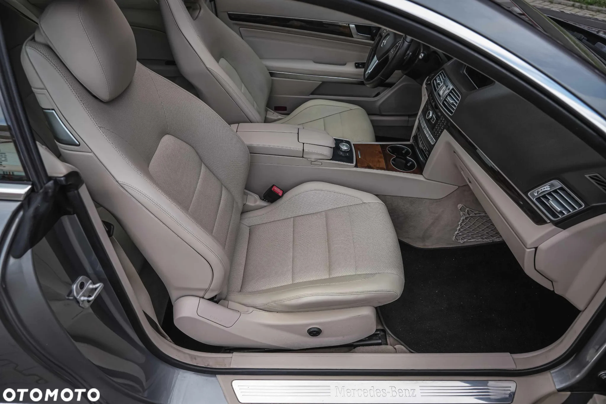 Mercedes-Benz Klasa E 350 CGI BlueEffICIENCY - 36