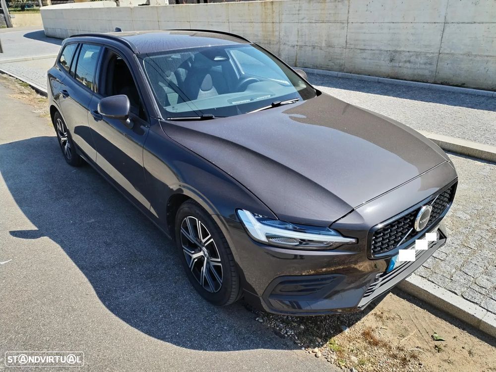 Volvo V60 2.0 B4 Essential Auto - 3