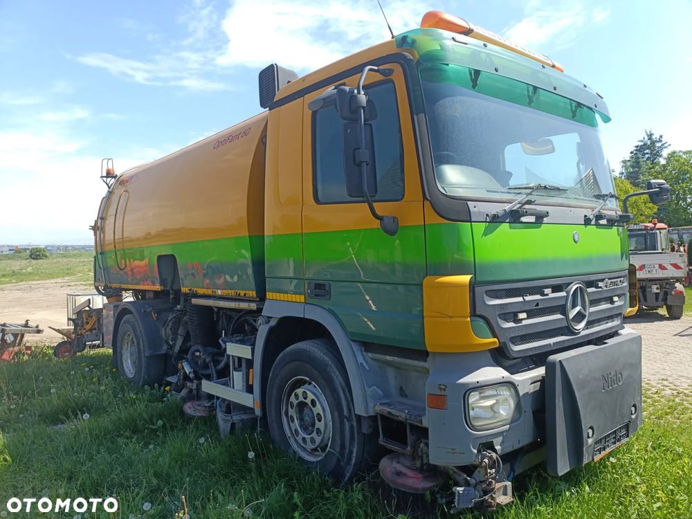 Mercedes-Benz Actros - 2