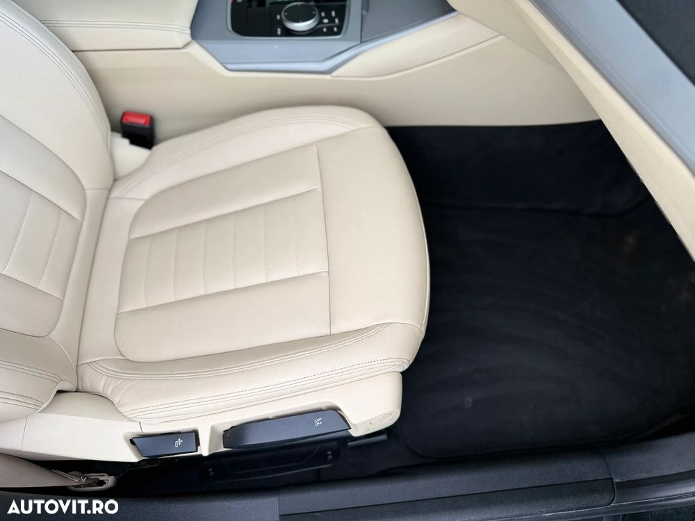 BMW Seria 3 330e Aut. Advantage - 24