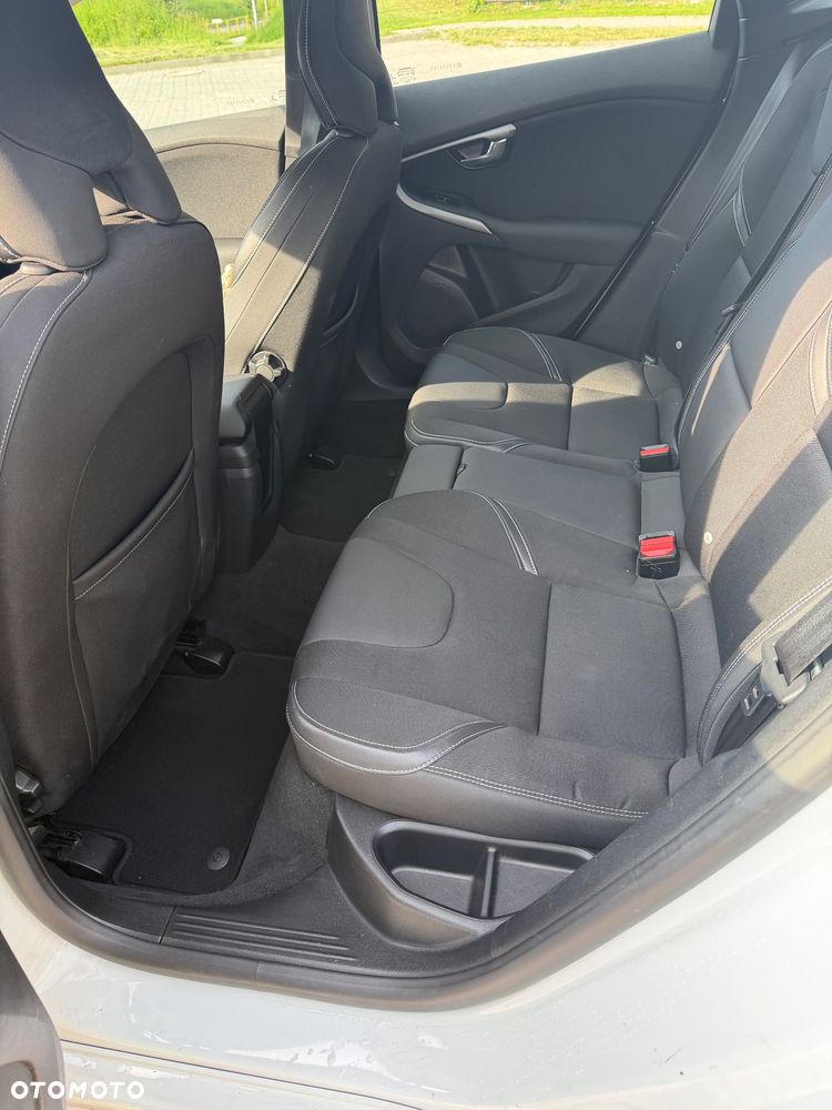 Volvo V40 D2 Geartronic Momentum - 14