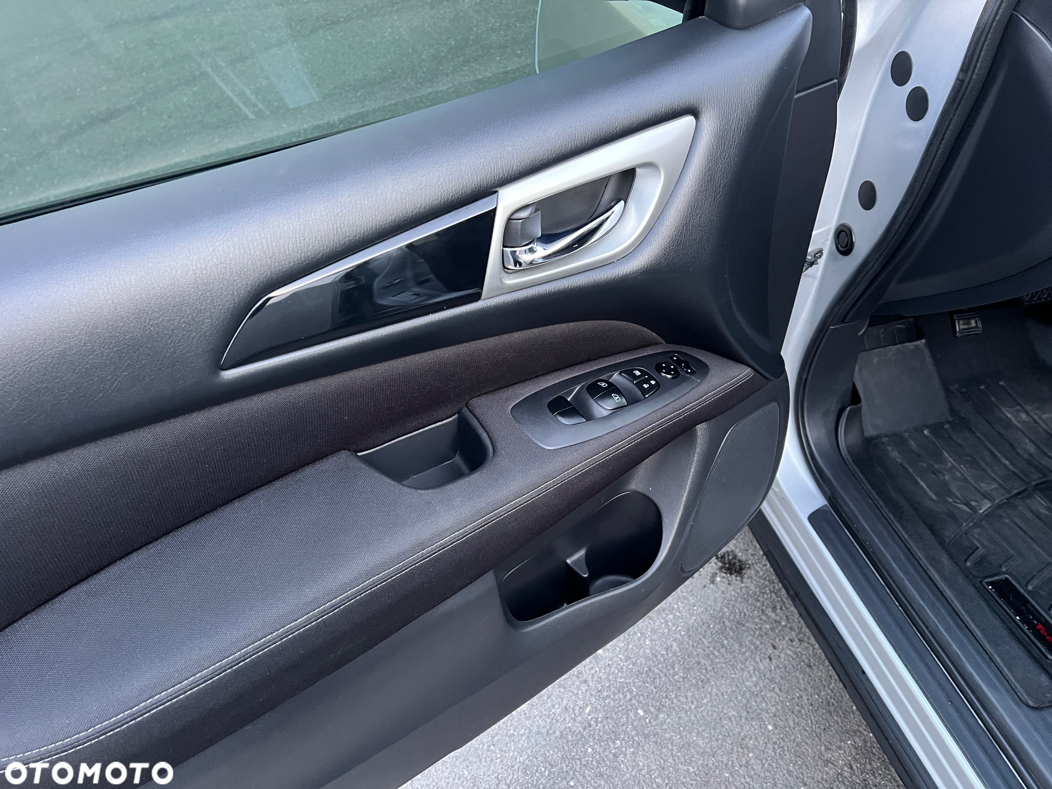 Nissan Pathfinder - 20
