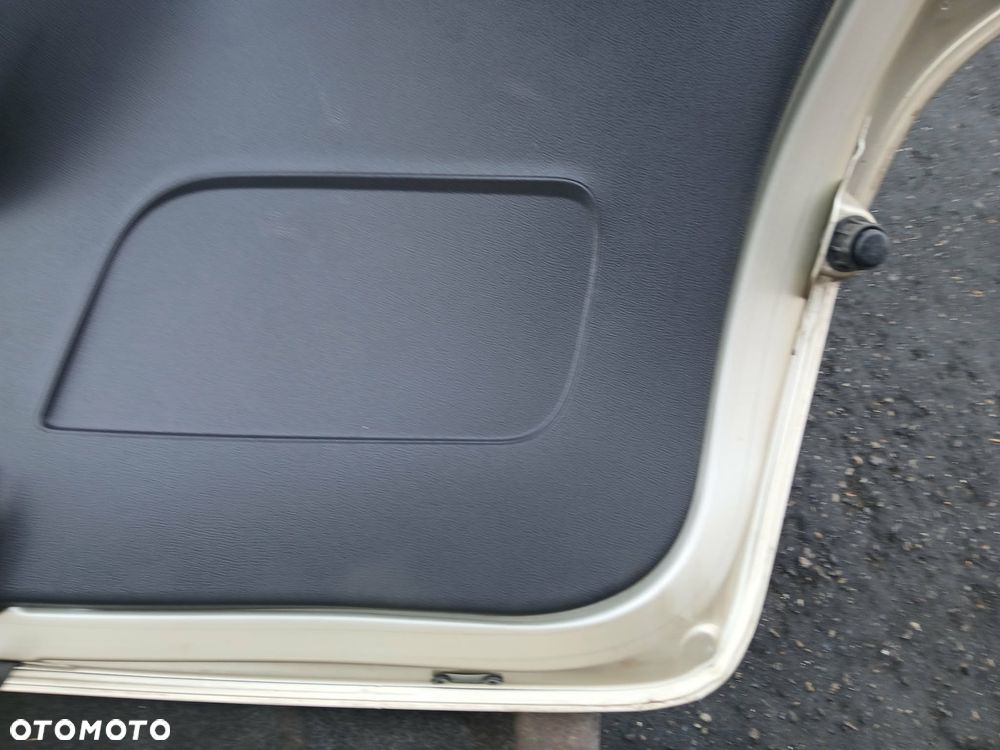 Renault Clio III Klapa bagażnika kod lakieru TED11 - 10