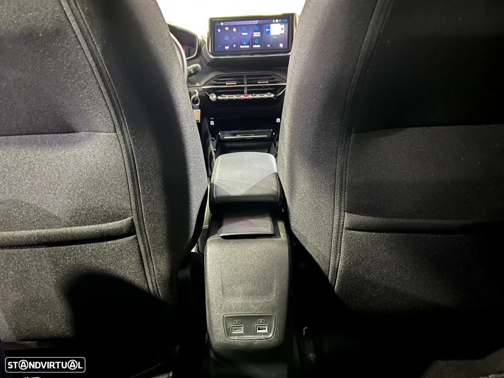 Peugeot 208 - 21