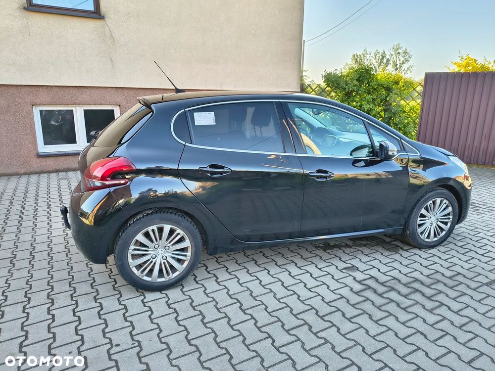 Peugeot 208 - 5