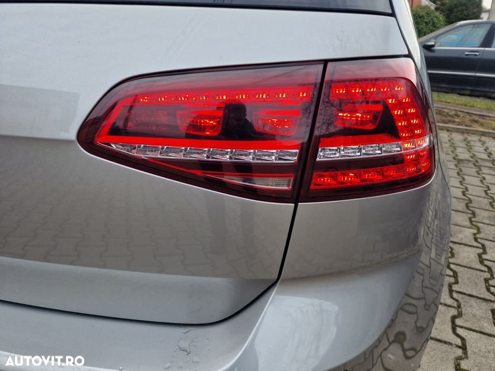 Volkswagen Golf 2.0 BlueTDI Highline - 12