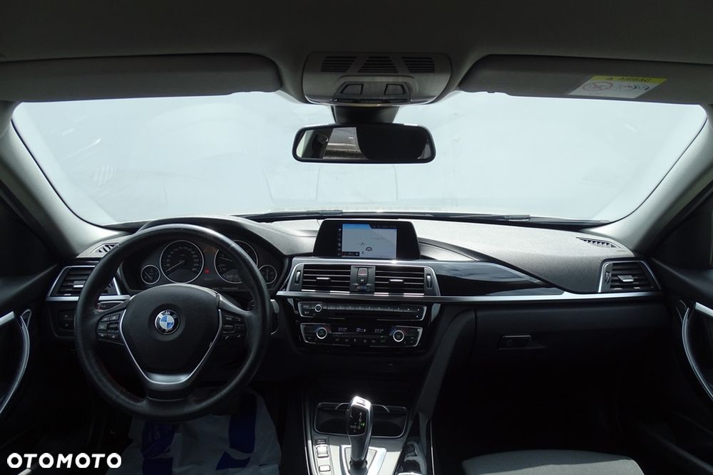 BMW Seria 3 320d xDrive Luxury Line sport - 30