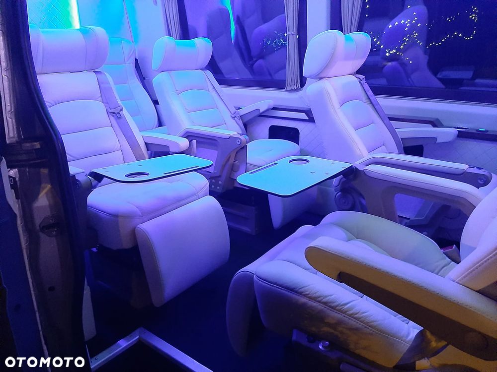 Mercedes-Benz Sprinter - 12