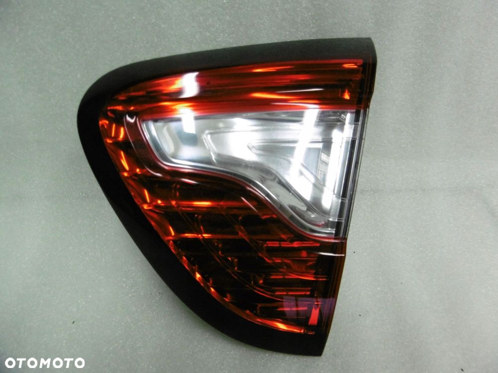renault captur - lampa tylna prawa w klapę - 1