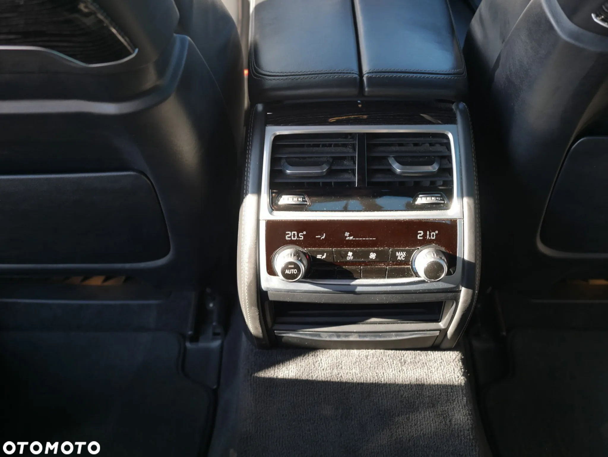 BMW Seria 7 740d xDrive - 26