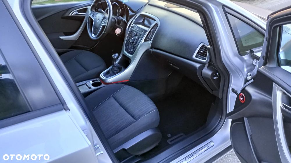 Opel Astra 1.4 Turbo Cosmo - 19