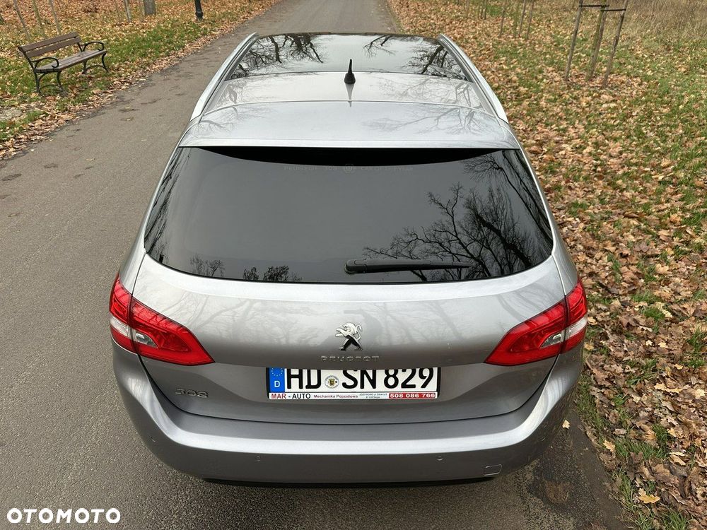 Peugeot 308 - 8