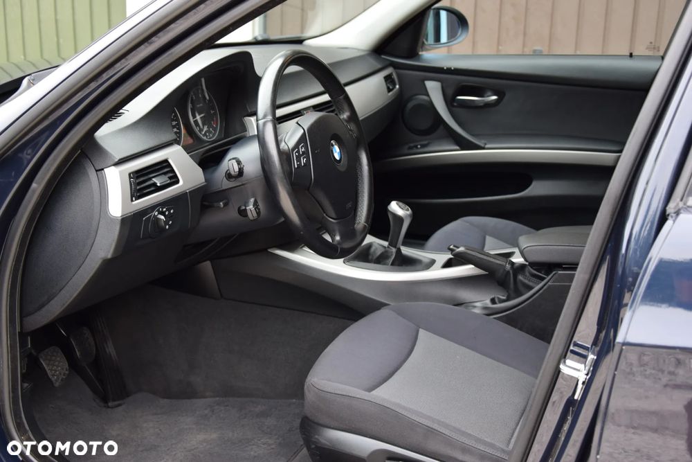 BMW Seria 3 318i - 20